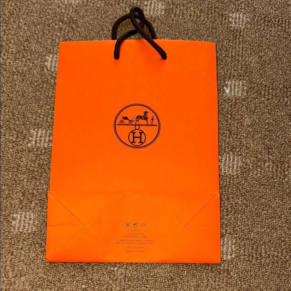 Authentic Hermes Orange Shopping Bag 8.5 x 11.5 x 3.5” medium small